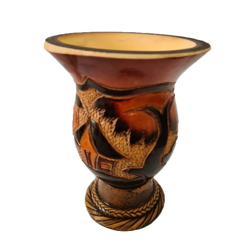 cuia de chimarrao porongo entalhada